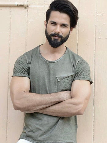 "Shahid Kapoor's Shocking Truth: Fighting Bullies and Finding Fame in Bollywood!"